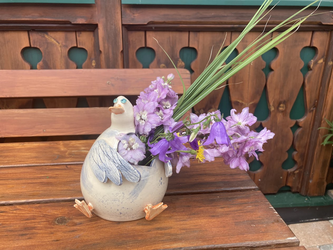 Keramikvogel als Vase