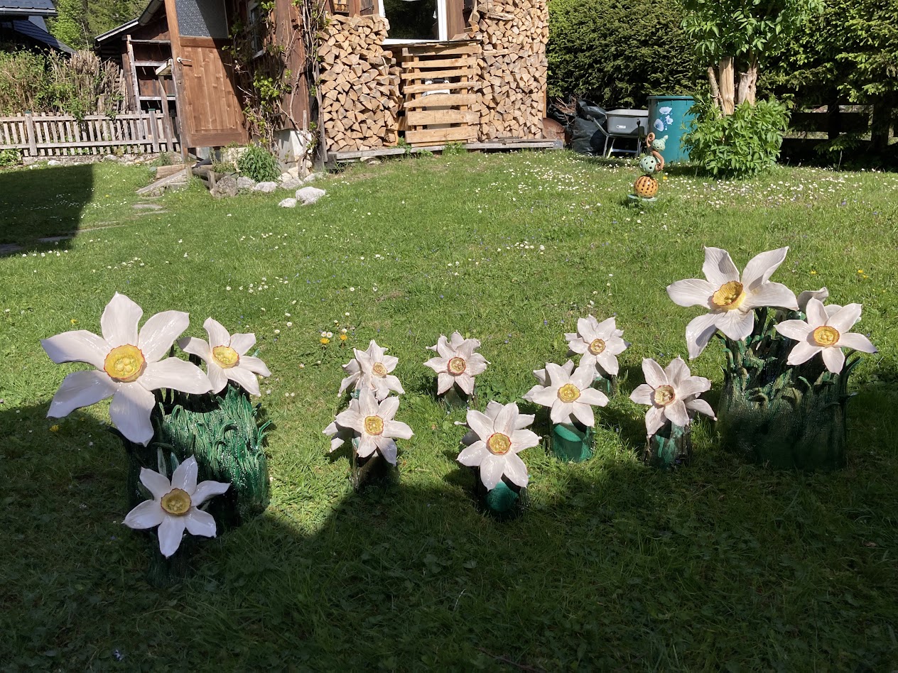 Handgemachte Keramikblume Narzisse